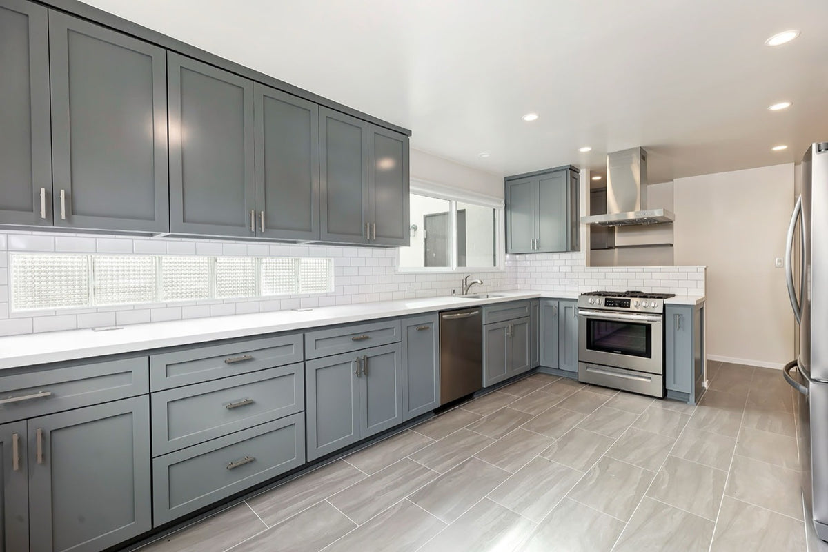 500 Leslie Ln · kitchen, before
