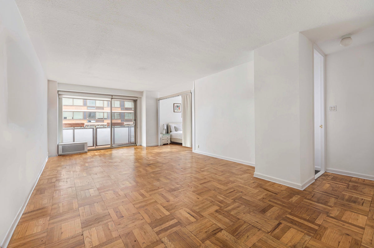 300 E 40th St 16K · living & dining, before