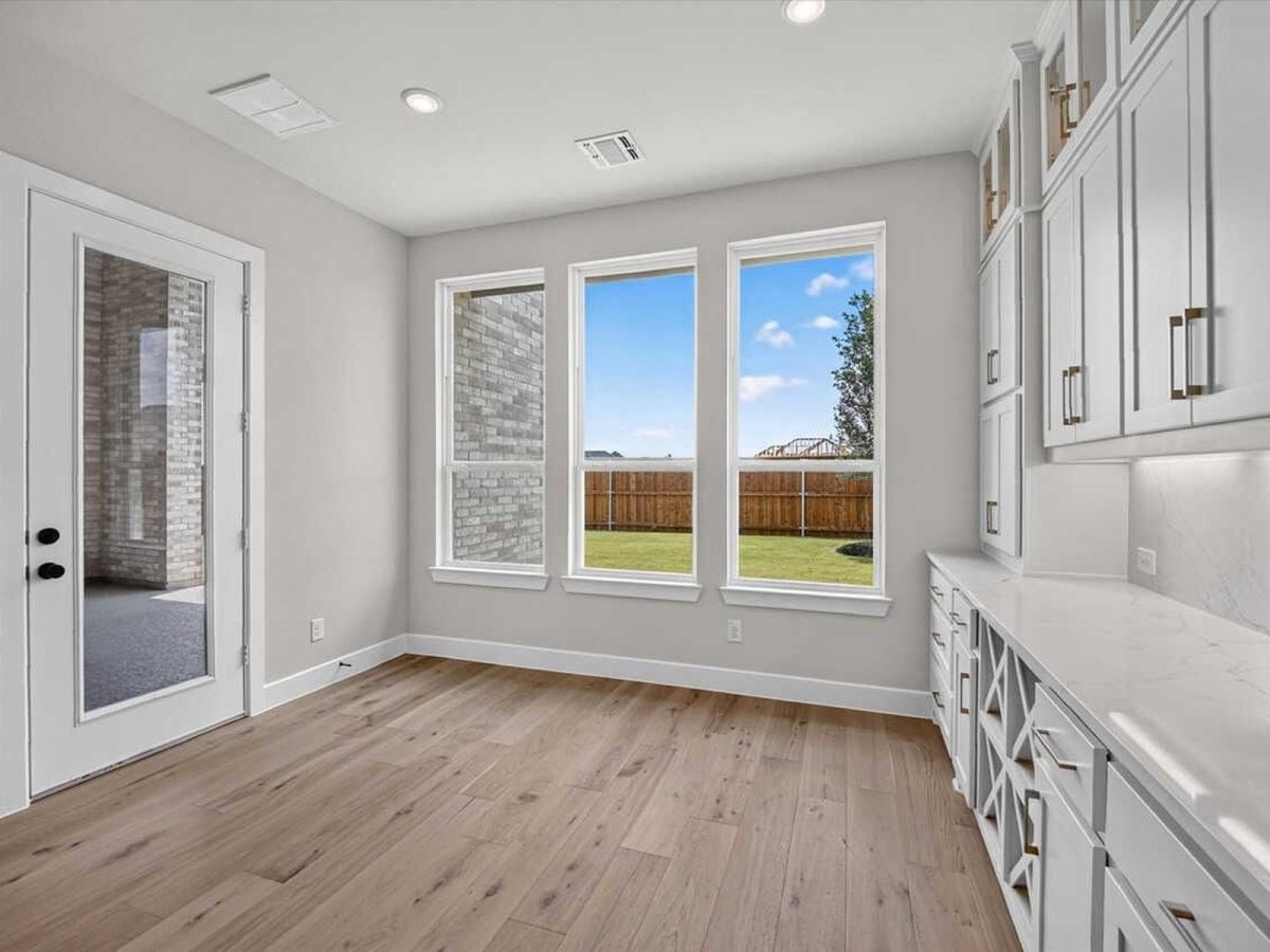 Dining room, before staging
